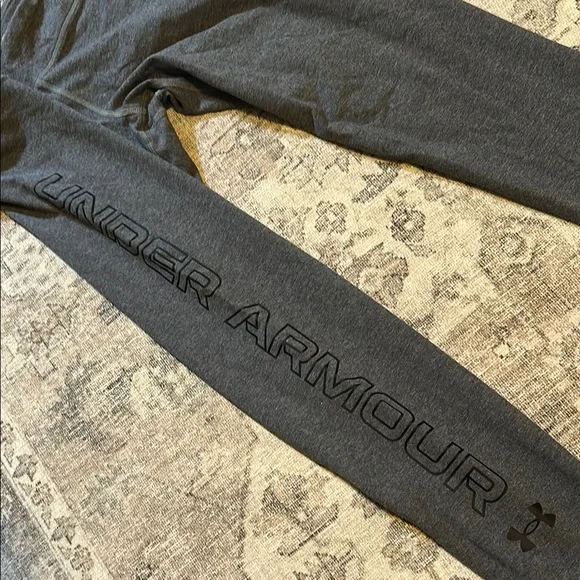 Under Armour Gray Leggings - Picture 2 of 3